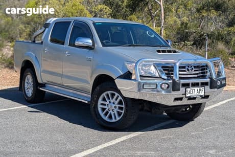 Silver 2012 Toyota Hilux Dual Cab Pick-up Sr5 (4X4)