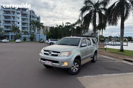 Grey 2008 Toyota Hilux Dual Cab Pick-up Sr5 (4X4)