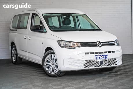 White 2025 Volkswagen Caddy Crew Van Crewvan Tsi220