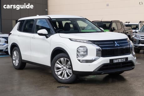 White 2025 Mitsubishi Outlander Wagon Es 5 Seat (Awd)