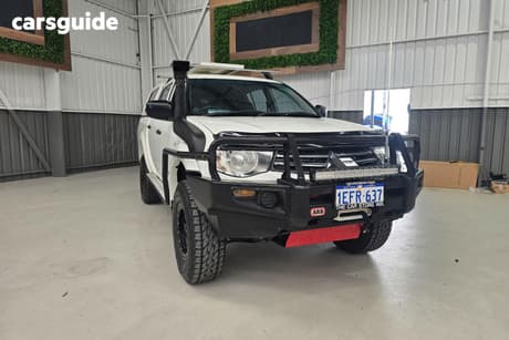 White 2013 Mitsubishi Triton Double Cab Utility Glx (4X4)