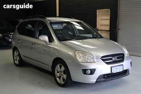 Silver 2009 Kia Rondo Wagon Ex