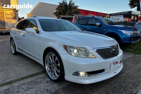 White 2008 Lexus LS460 Sedan