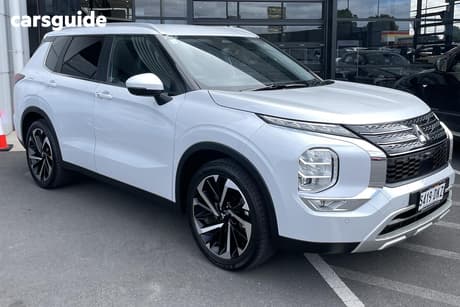 White 2023 Mitsubishi Outlander Wagon Aspire 7 Seat (Awd)