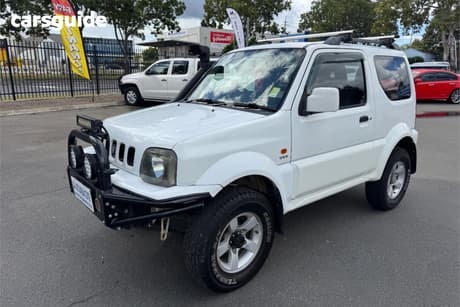 White 2009 Suzuki Jimny Wagon Sierra (4X4)