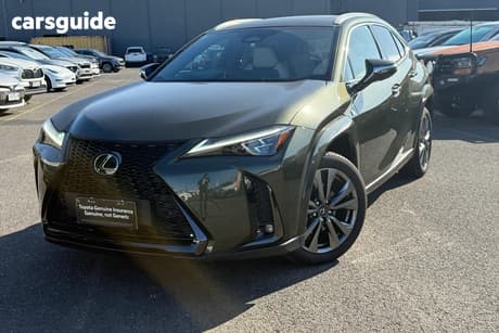 Green 2025 Lexus UX Hatch