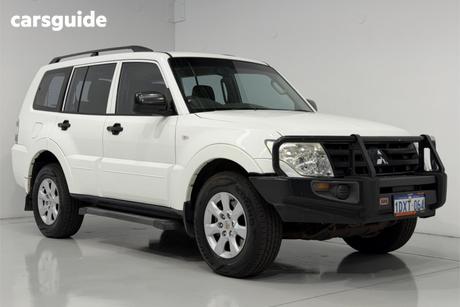White 2012 Mitsubishi Pajero Wagon Glx Lwb (4X4)
