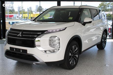 White 2025 Mitsubishi Outlander Wagon Ls 7 Seat (2Wd)
