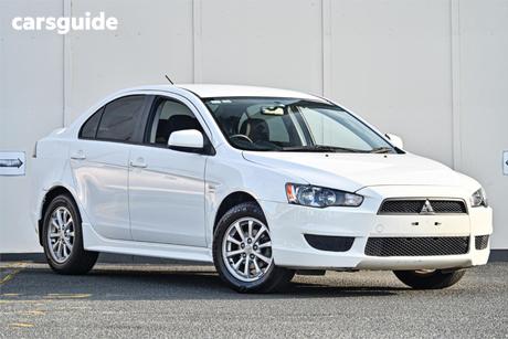 White 2010 Mitsubishi Lancer Sedan Es