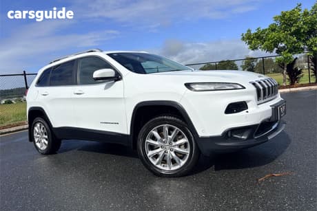 White 2014 Jeep Cherokee Wagon Limited (4X4)