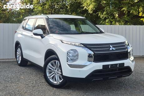 White 2023 Mitsubishi Outlander Wagon Es 5 Seat (Awd)
