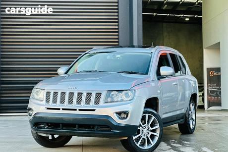 Silver 2015 Jeep Compass Wagon Limited (4X4)