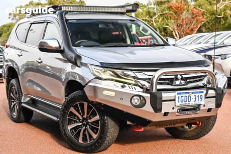 Silver 2016 Mitsubishi Pajero Sport Wagon Exceed (4X4) 7 Seat