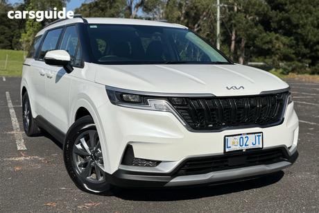White 2023 Kia Carnival Wagon S