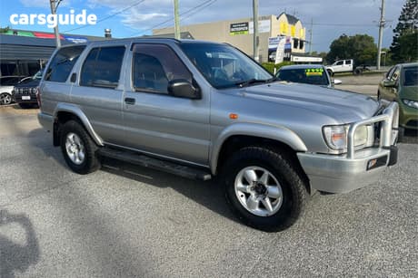 Silver 2004 Nissan Pathfinder Wagon St (4X4)