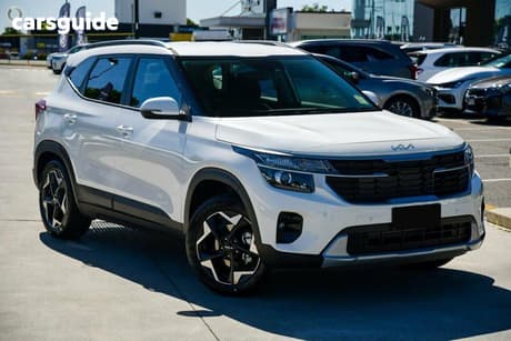 White 2026 Kia Seltos Wagon Sport (Fwd)