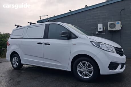 White 2023 LDV G10 Van Barn Door