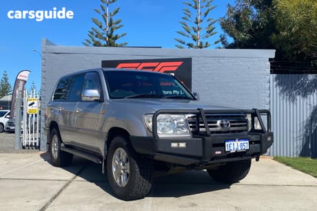 Silver 2005 Toyota Landcruiser Wagon Sahara (4X4)