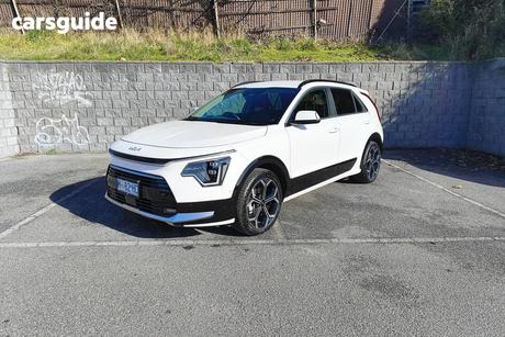 White 2024 Kia Niro Wagon Hev Gt-Line Body C Pill (Hyb)