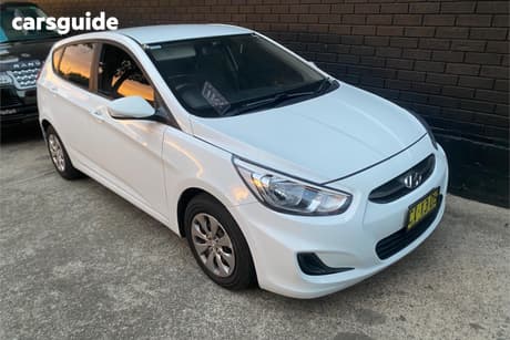 White 2016 Hyundai Accent Hatchback Active
