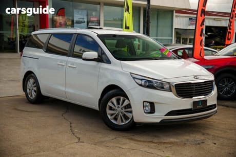 White 2018 Kia Carnival Wagon Si