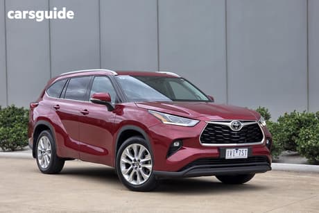 Red 2021 Toyota Kluger Wagon Grande 2Wd