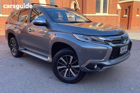 Grey 2017 Mitsubishi Pajero Sport Wagon Exceed (4X4) 7 Seat
