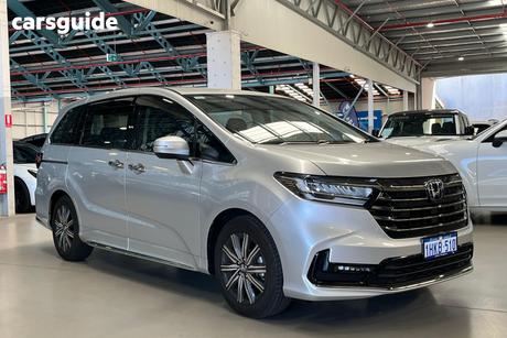 Silver 2021 Honda Odyssey Wagon Vil7
