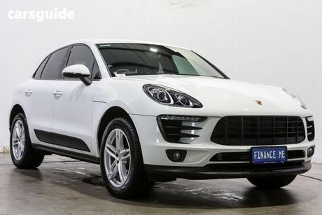 White 2018 Porsche Macan Wagon