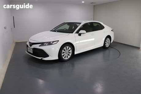 White 2019 Toyota Camry Sedan Ascent