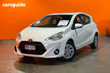 White 2017 Toyota Prius-C Hatchback Hybrid
