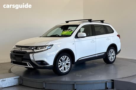 White 2019 Mitsubishi Outlander Wagon Es 7 Seat (2Wd)