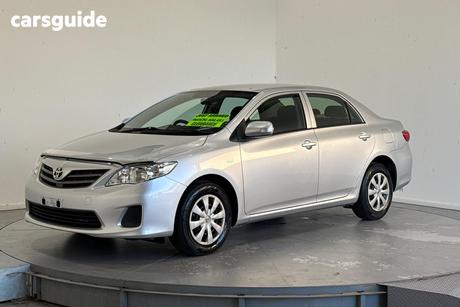 Silver 2013 Toyota Corolla Sedan Ascent