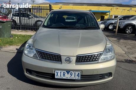 Gold 2009 Nissan Tiida Hatchback St