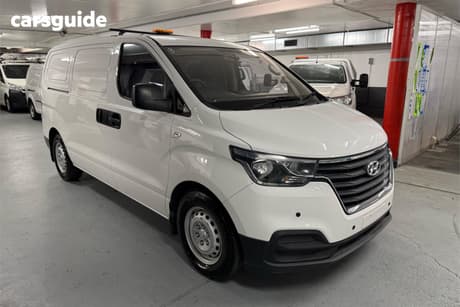White 2018 Hyundai Iload Van 3S Liftback