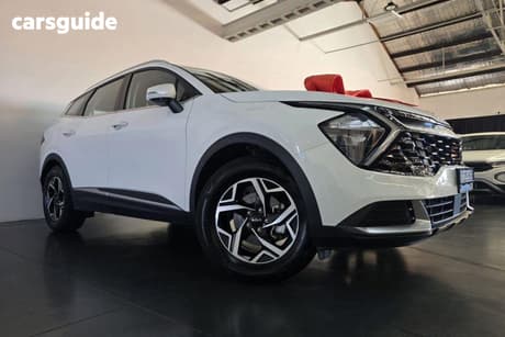 White 2024 Kia Sportage Wagon S (Fwd)