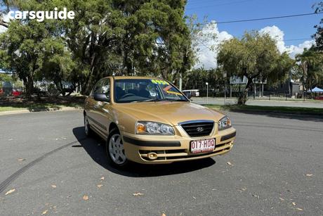 Gold 2003 Hyundai Elantra Hatchback Gl