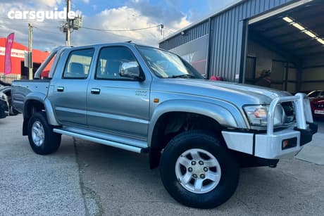 Silver 2004 Toyota Hilux Dual Cab Pick-up Sr5 (4X4)
