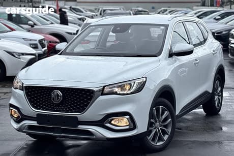 White 2023 MG HS Wagon Vibe