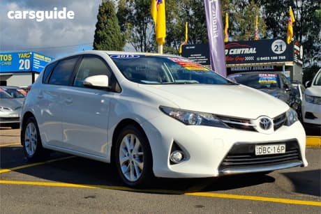 White 2013 Toyota Corolla Hatchback Ascent