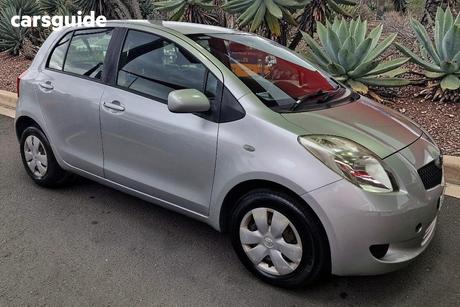 Silver 2007 Toyota Yaris Hatchback Yr