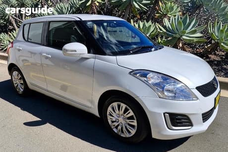 White 2014 Suzuki Swift Hatchback Gl
