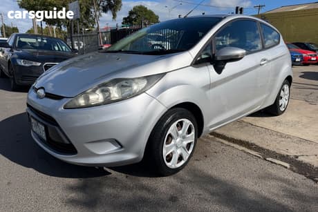 Silver 2009 Ford Fiesta Hatchback Cl