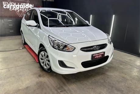 White 2016 Hyundai Accent Hatchback Active