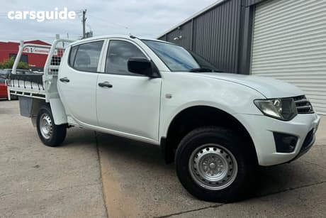 White 2010 Mitsubishi Triton Cab Chassis Glx