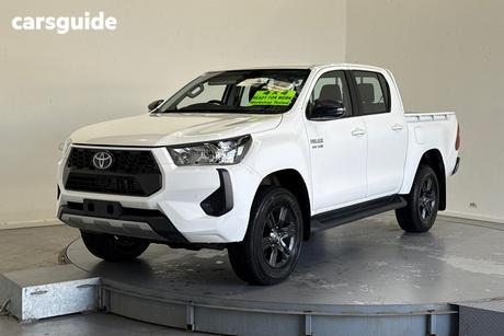 White 2025 Toyota Hilux Cab Chassis Sr (4X4)