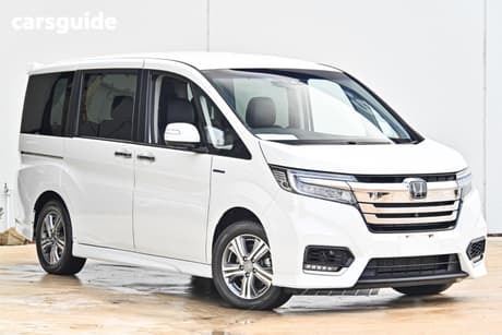 White 2017 Honda Stepwagon SUV