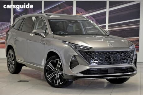 Silver 2025 MG Qs Wagon Essence Awd