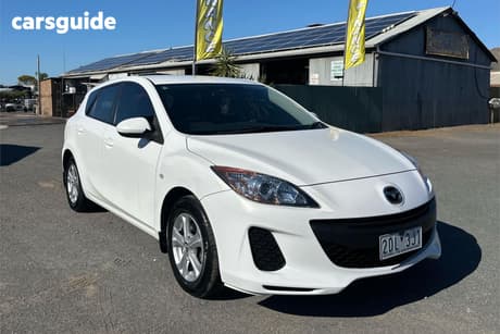 White 2013 Mazda 3 Hatchback Neo
