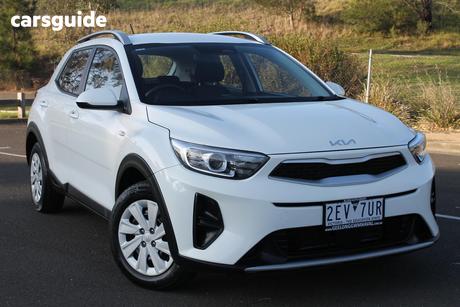 White 2023 Kia Stonic Wagon S